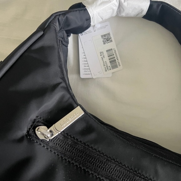🆕🖤 LAST ONE OG Lululemon Mini Shoulder Bag 4L - Black - Picture 5 of 6